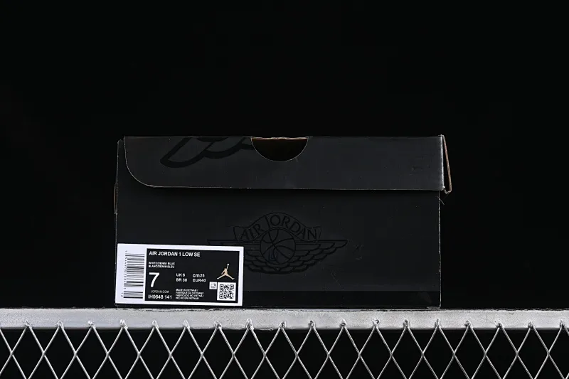 All categories Air Jordan Jordan series basketball shoes Air Jordan 1 Low Air Jordan 1 Low "Canadian Tuxedo" AJ1 Joe 1 cowboy trend low-top basketball shoes IH0648-141